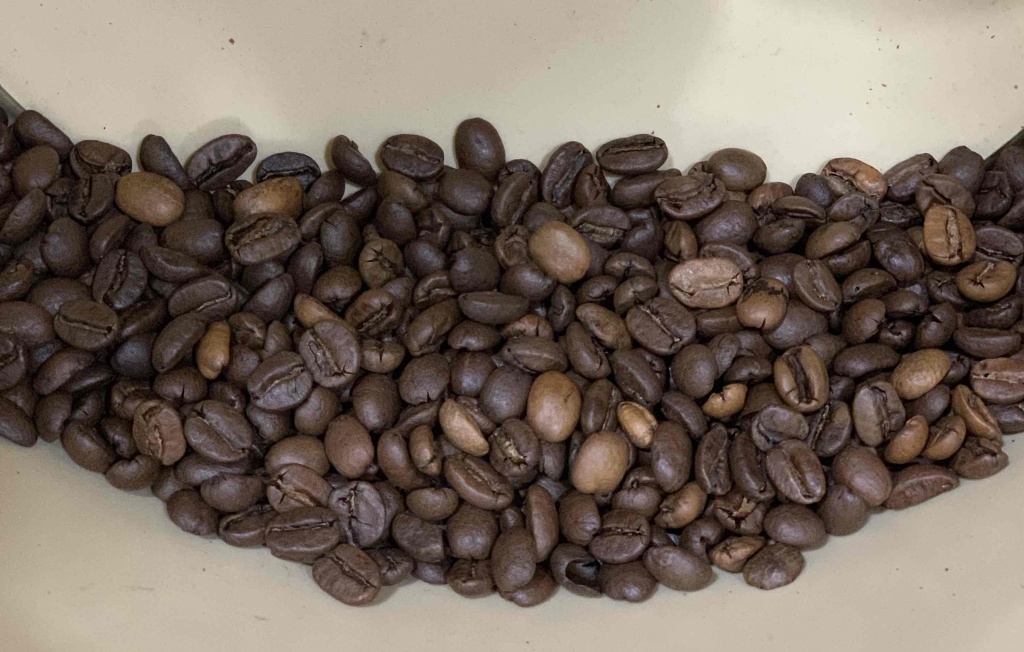 Пример отбраковки кофейных зерен колорсортером